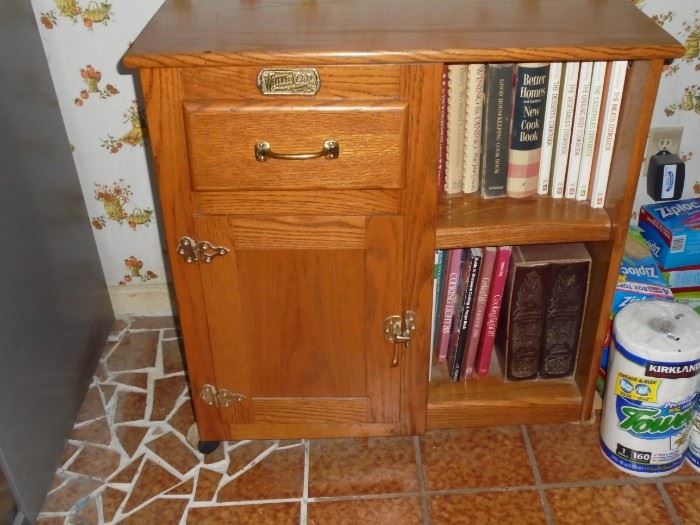 Small wood cabinet 