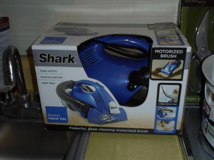 NIB Shark bag less hand vacuum