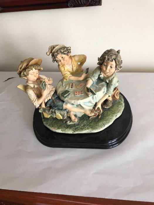 Capomimonte Italian figurine (three boys playing cards with cheater) 