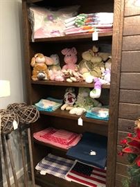 Linens - placemats, table runners, chair back decor 