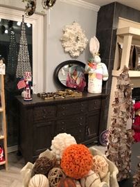 Broyhill Side Buffet, mirrors