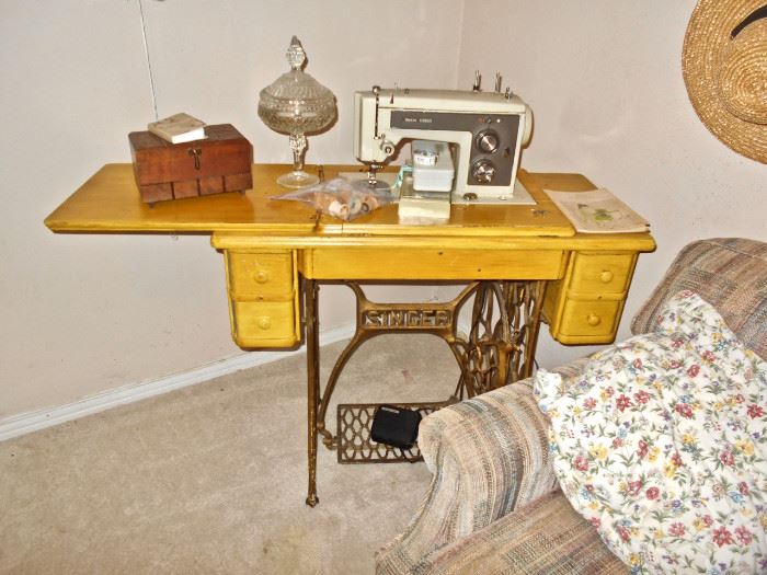 KENMORE SEWING MACHINE, SINGER SEWING STAND