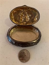 Antique Victorian 930 Sterling Silver cherub pill box