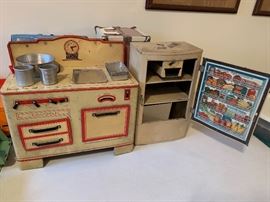 Vintage Wolverine tin litho stove & refrigerator 