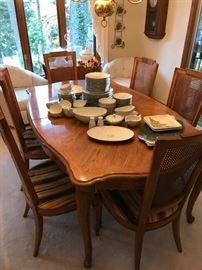 Ca. 1970 dining table with chairs and leaves