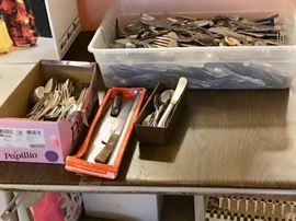 Reed & Barton stainless steel flatware, 400+ pieces of miscellaneous flatware