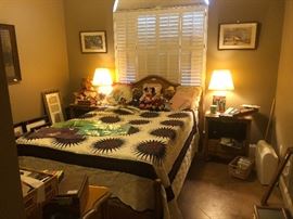 Full size bed, vintage lamps, 2 end tables, vtg Minnie Mouse