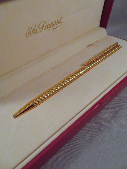 BEAUTIFUL NEW IN BOX GOLD-PLATED S.T. DUPONT "VOLMANUT" OR "CLASSIQUE" BALLPOINT PEN