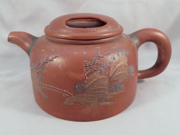 BEAUTIFUL SIGNED CHINESE YIXING / BUCCARO ZISHA POTTERY TEAPOT WITH APPLIED DECORATION AND CALLIGRAPHY