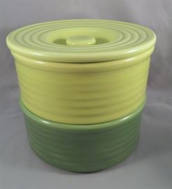 GREAT SET OF VINTAGE BAUER CALIFORNIA POTTERY "RINGWARE" STACKING REFRIGERATOR JARS IN FOREST GREEN (BOTTOM) AND CHARTREUSE (TOP & LID)