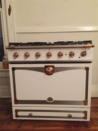 La Cornue Stove, 90 Albertine C-9 finish, off-white. Purchased in late 2016 from Williams Sonoma: $8300, plus mandatory delivery surcharge fee of $1300, plus taxes, bring this beauty to over $11,000. Asking $7500. In pricing the unit, I reviewed the Williams Sonoma site: https://www.williams-sonoma.com/products/la-cornue-albertine-stove-pure-white/ to determine the cost. New the unit costs: $8100 plus a required delivery surcharge of $1100 plus taxes of $897, amounting to $10,097. The price  on the unit is about 25% off the list price plus surcharge and taxes, which I thought was reasonable considering the minimal use and available remaining warranty of about two years. (I can provide the serial number if needed to confirm.) I would consider other offers in order to facilitate the transaction. What do you feel is fair, given these facts? Thanks for inquiring, HR Cell: (615) 305-6090