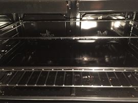 La Cornue, 90 Albertine C9 Model, still within warranty period of the unit. Bought in 2016 from Williams Sonoma. Clean oven (used only on occasion). Functions normally.
