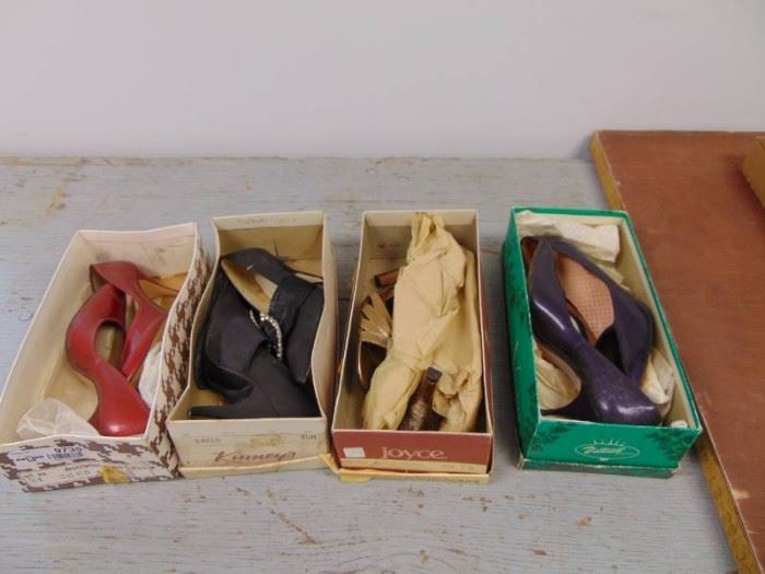 4 pairs of vintage shoes