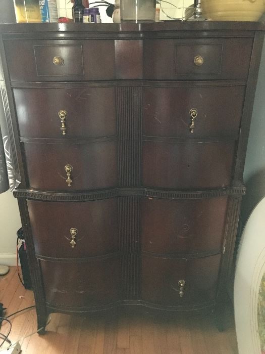 Beautiful dresser that need a little tlc. Couple touch ups and 3 handles missing I think I might have I’ll look very deep drawers. Really special steal $250