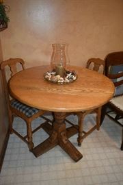 SMALL WOOD KITCHEN TABLE W/2 CHAIRS