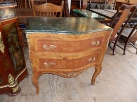 Bombay Chest