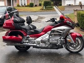 Honda 2012 only 29,364 miles. Loaded with all the upgrades! Runs great! Includes trailer