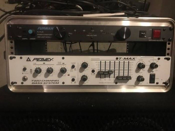 Peavey T-Max 500 Bass Head with Power Conditioner in hardshell case