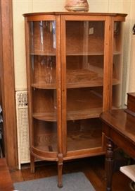 Antique / Vintage Oak Display Cabinet