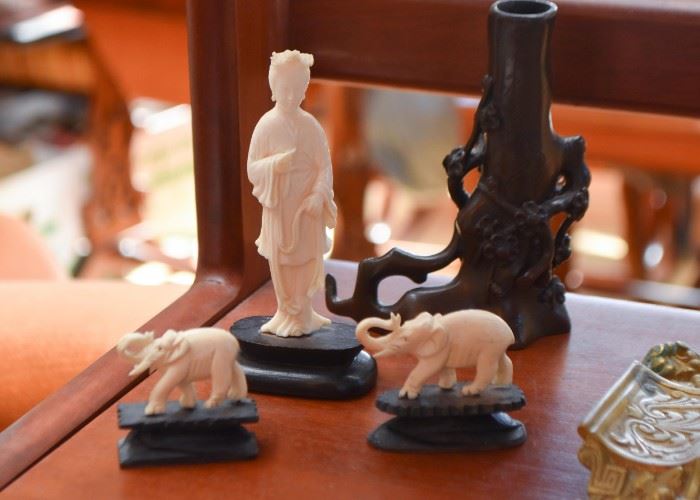 Chinese Carved Figurines / Miniatures