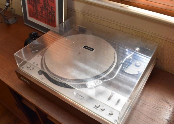 Vintage Pioneer Direct Drive Full Automatic Stereo Turntable, PL 530