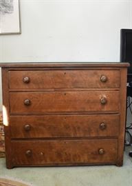 Antique / Vintage 4-Drawer Chest / Dresser