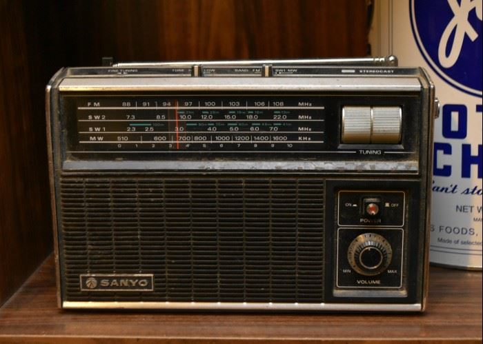 Vintage Sanyo Radio