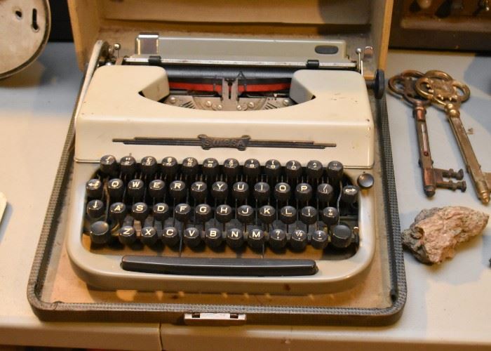 Vintage Swissa Portable Electric Typewriter