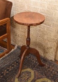 Vintage Plant Stand / Pedestal Table