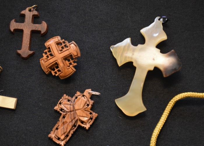 Jewelry - Religious Cross / Crucifix Pendants