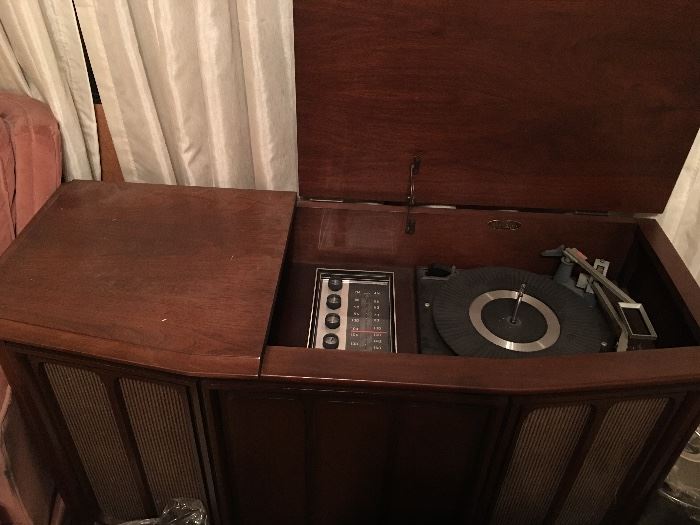 Record player cabinet 