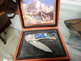 Collectable knife in box