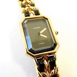 Lot 109: Chanel Premiere Ladies Wristwatch