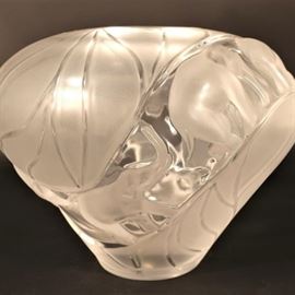 Lot 604: Lalique Borneo Elephant Vase