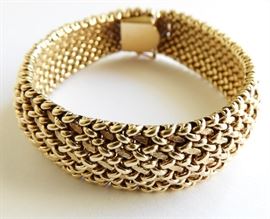 Lot 129.  14K Yellow Gold Bracelet w/ Concealed Clasp