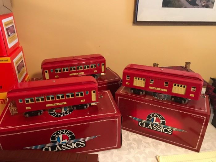 This set will be offered with the Lionel Classic engine and tender shown in the previous picture.  We will consider splitting the pieces at the end of the sale. 