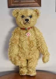Steiff Gabriele Teddy Bear EAN 668562