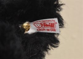 Steiff Winnipeg Black Bear EAN 664618