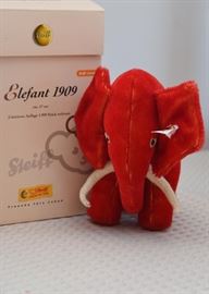 Steiff Elefant 1909 Replica (Red Elephant)
