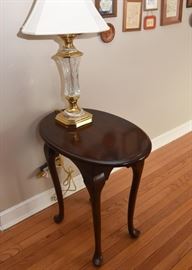Traditional Oval End Table