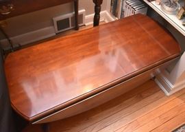 Traditional Oval Drop Leaf Coffee / Cocktail Table
