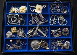 Costume Jewelry (Necklaces, Brooches, Earrings)