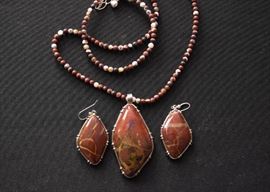 Costume Jewelry (Necklace & Earring Set)