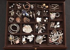 Women's Jewelry (Earrings, Brooches, Pendants)