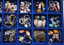 Women's Jewelry (Earrings, Pendants)