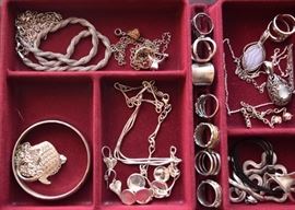 Women's Jewelry (Bracelets, Necklaces, Earrings, Rings, Pendants)