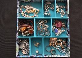 Women's Jewelry (Bracelets, Necklaces, Earrings, Rings)