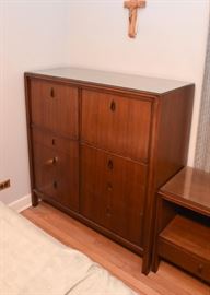 Vintage Dresser / Chest (some missing pulls)