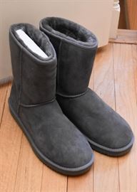 Women's Shoes & Boots (Sizes 9-10)