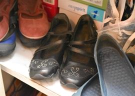 Women's Shoes & Boots (Sizes 9-10)